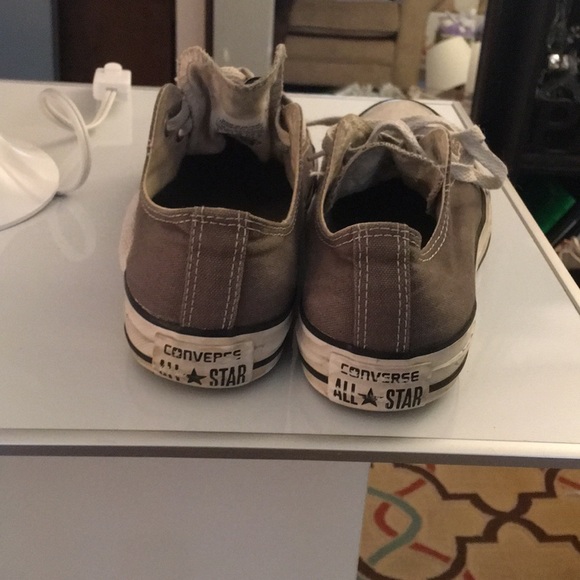 Size 7 converse - Picture 2 of 2
